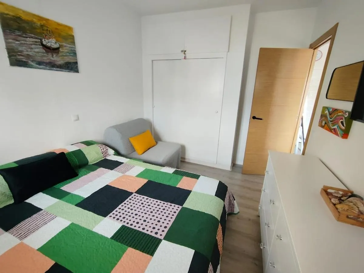 בנאלמדנה Beachfront Apartment
