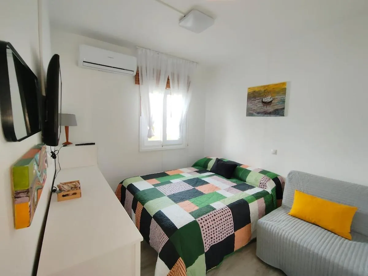 בנאלמדנה Beachfront Apartment