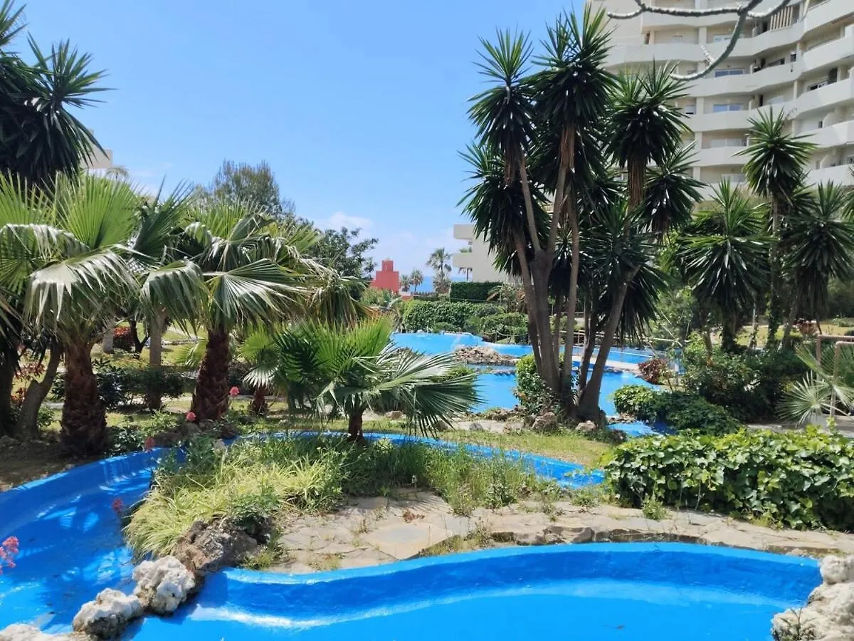 בנאלמדנה Beachfront Apartment